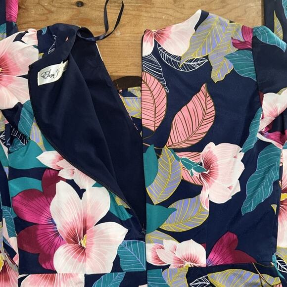 Eliza J Floral Faux wrap dress Size 4 - Picture 10 of 12